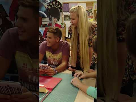 PODSZYWAŁ SIĘ POD KOLEGĘ, ŻEBY JĄ WKRĘCIĆ?🤨|SZKOŁA ODC. 196 thumbnail