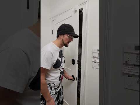 JINGLE BELLS House Alarm (FGTeeV Shorts) thumbnail