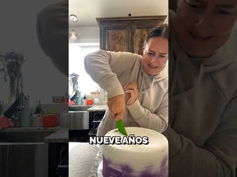 ¡Congeló su tarta de bodas durante nueve años! 🍰🤯 thumbnail