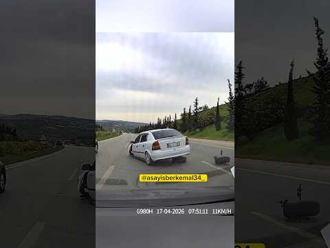 Makas atmaya çalışan sürücü direksiyon hakimiyetini kaybederek kaza yaptı. thumbnail