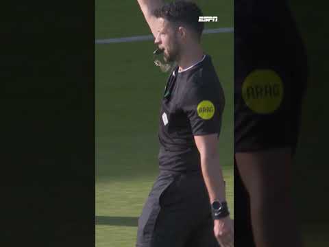 Snoeiharde pegel onderkant lat ✅ Buitenspel ✅ Goal ❌ thumbnail