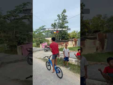 Ada sepeda pak duduk tinggi?‼️#minivlog #bolang #petualagan #villagekidslife #survival #bermain thumbnail