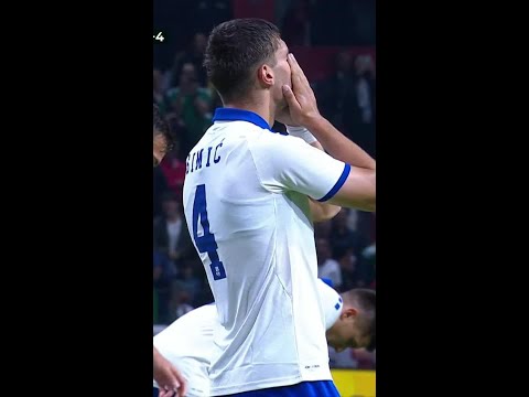 ¡Autogol de Serbia y México le da la vuelta! #shorts thumbnail