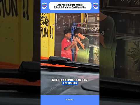 Lagi Penat Karena Macet, 2 Anak Ini Malah Curi Perhatian#short thumbnail