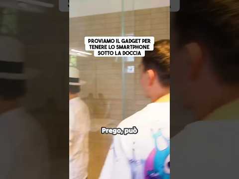 Proviamo il gadget per tenere lo smartphone sotto la doccia 🚿 thumbnail