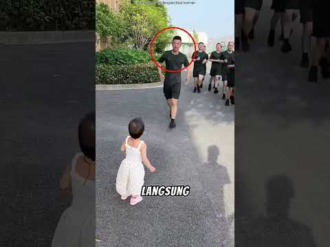 Gadis Kecil Ini Tak Bisa Mengenali Ayahnya di Antara Para Tentara 😢 #shortsviral thumbnail