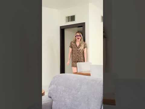 cómo cuando tú mamá te dice que estás bigotona #shorts #humor #comedia #marukaylaschamakas #parati thumbnail