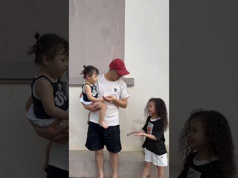 Khi nhà có 2 cô con gái rượu #funny thumbnail