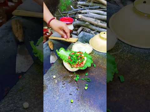 The most classic combination: fried eggs with scallions thumbnail