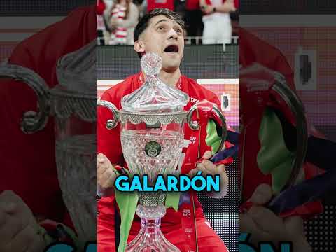 Futbolista Pablo Solari rompió el trofeo de la copa de Rusia en frente de todos ⚽️🤔 #Shorts thumbnail
