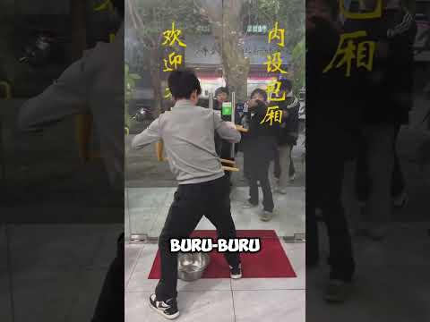 cowok ini siram air ke jalan dan mendadak kaya 😱 thumbnail