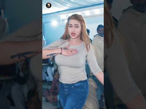 Aksar Is Duniya Mein , Rimal Shah Bollywood Song Dance Performance #shorts #shortsfeed thumbnail