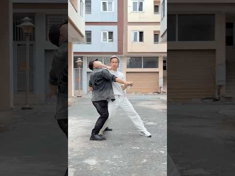 BEN EAGLE - When the opponent has weapons #MartialArts #ActionComedy #KungFu #Kindness #Trend #Viral thumbnail