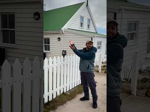 Por que CASAS no FRIO têm TELHADOS COLORIDOS? thumbnail