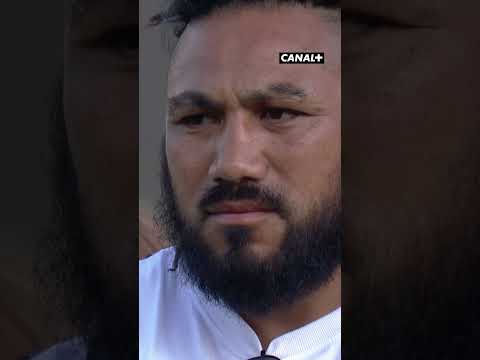 Les coéquipiers de Nonu et Alainuuese font retentir le Haka en leur honneur 🥹 #rugby thumbnail