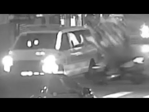 【車禍影片】我一定要上這輛救護車 thumbnail