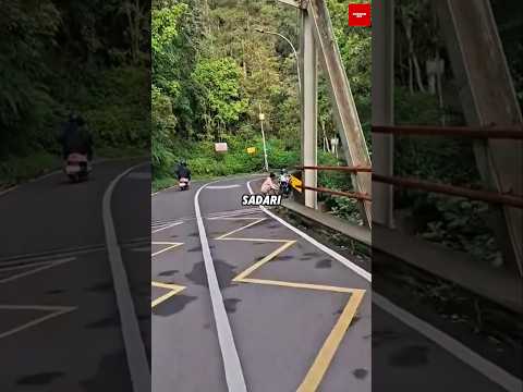 Mawar Hitam Kembali! Rekaman Tak Sengaja Ungkap Kejadian Aneh di Jembatan thumbnail