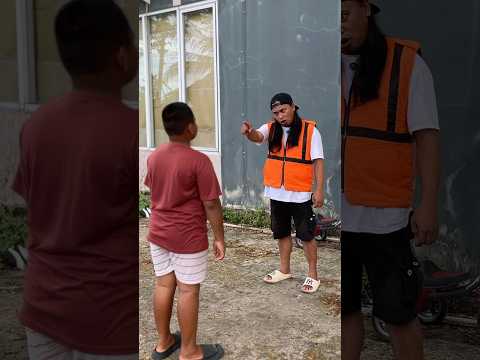 Sepeda sewa patah.! #shortvideo #comedy thumbnail