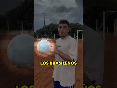 ASI HACEN sus BALONES los BRASILEÑOS en CASA ⚽🤯 #shorts #curiosidades #wow #sabiasque #futbol thumbnail