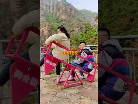 Ce banc t'aide à trouver une petite amie ? #shorts thumbnail