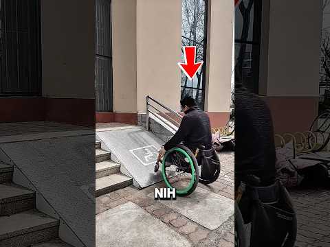 Cowok ini Berkali-Kali Jatuh dari Kursi Roda dan Banyak yang Menertawakannya 💔🥺 thumbnail