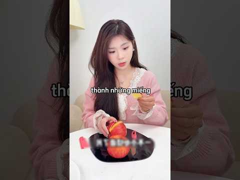Cô gái đang gọt táo thì vô tình tạo ra món ăn độc lạ ? thumbnail
