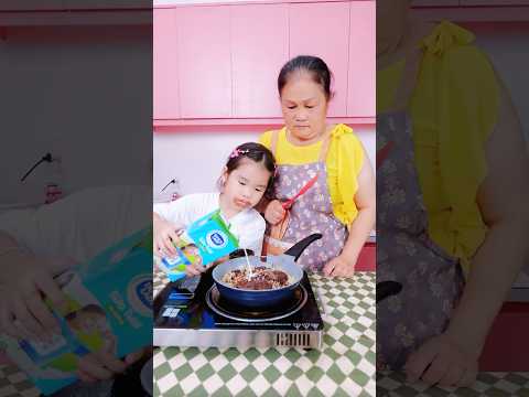 Cooking chocolate noodles with mom! 😂 🍜 🍫 #taihoa #viral #shorts thumbnail