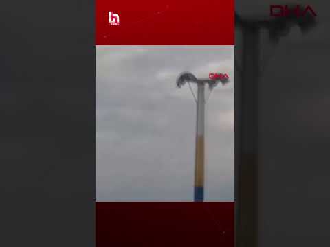 İzmir'de lunaparkta arızalanan oyuncakta baş aşağı mahsur kaldılar! Korkunç dakikalar! thumbnail