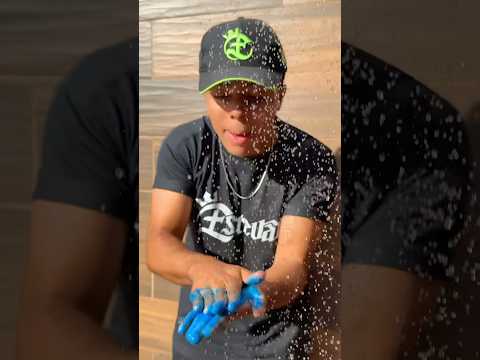 Vou ficar com a mão azul?? thumbnail