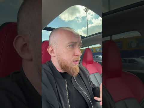 Что не так с людьми? От кого они скрываются? thumbnail