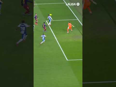 Joan Garcia with the best save of the season 👊 #shorts #LaLigaHighlights thumbnail