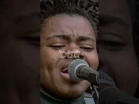 Tracy Chapman’s Powerful “Talkin’ ’Bout A Revolution” Acapella (Live 1988) 🎤 #Voceux thumbnail
