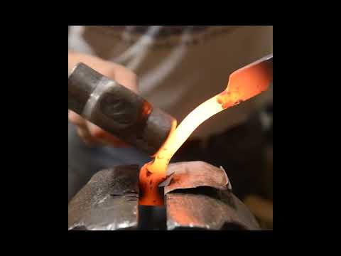 A Secure Grip - Forging Tongs 👌 #blacksmith #metalworking #maker thumbnail