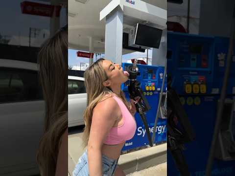 Cloning a Girl off a Gas Pump in a DNA Lab🧬👨‍🔬 thumbnail