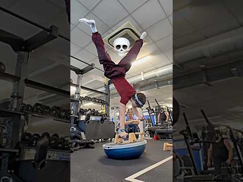 The CRAZIEST thing I’ve done 💀 (He was SHOCKED 🤯) #calisthenics #motivation #gym #gymmotivation thumbnail
