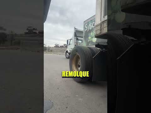 Así los conductores de camiones conectan un doble remolque ? thumbnail