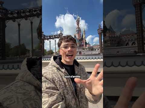 Il est allé à Disneyland 2995 jours d’affilée 😱 thumbnail