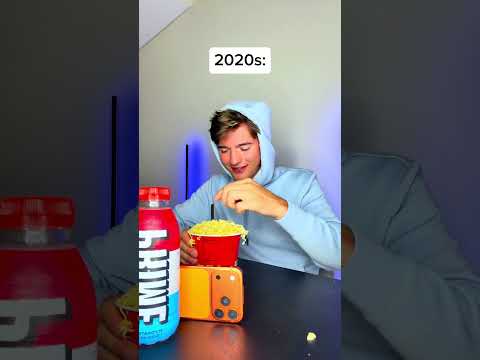 Eating in Different Times 🤣 thumbnail