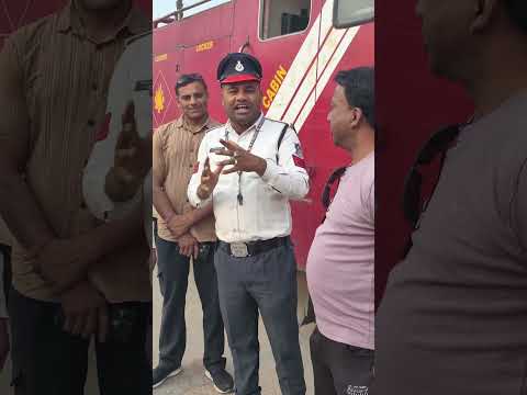 चौराहे पर Emergency Vehicles का Rule जानिए! #TrafficRules #emergencyvehicle thumbnail