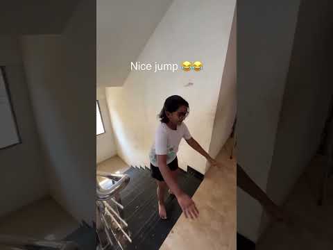 نط الدرج😂💔#اكسبلور #ترند #funny #comedy #ضحك #السعودية #مصر #قصص #تيك_توك #تصميمي #ببجي #يوتيوب thumbnail