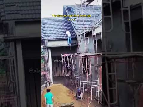 Thợ đang lợp ngói thì bị trượt ngã 😨 #antoanlaodong #mayman #shorts thumbnail