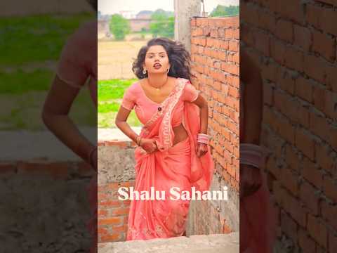 एक औरत बाइक चला रही है ?? #funnyvideo #comedy #newमारवाड़ीcomedy thumbnail