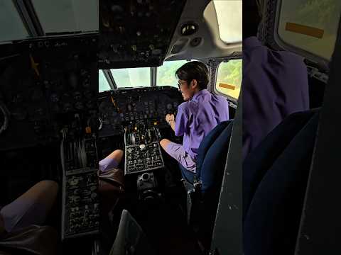 kk ade jadi pilot pesawat 🤣🤣🤣 #trandingshorts thumbnail