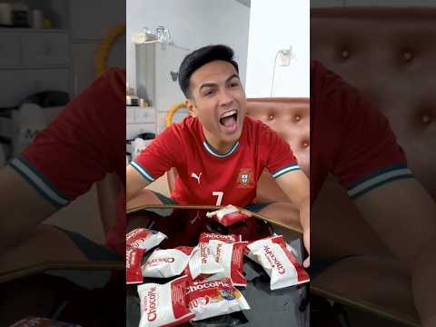 Ronaldo tricked Messi into eating a Chocopie #ronaldo #messi thumbnail