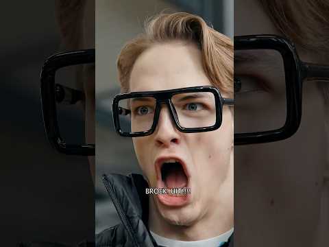 Emiel heeft last van zijn klokkenspel...?🫣 thumbnail