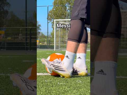 PRO FOOTBALLER FREE KICK TECHNIQUE!! thumbnail