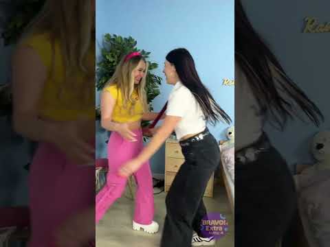 عندما تصبح مفاجأة بسيطة فوضى عارمة ??? #مضحك #مقلب thumbnail