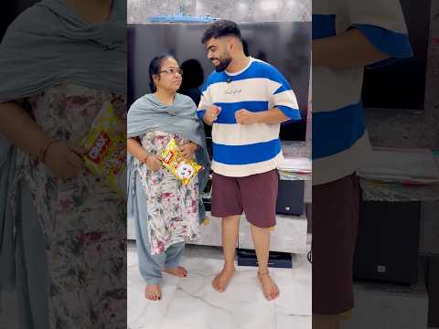 Gaurav ko mummy nai chips nahi khane diye #gauravaroravlogs #youtubeshorts #shorts thumbnail