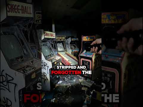 Visiting a abandoned Chuck E. Cheese Pizza Time Theatre thumbnail