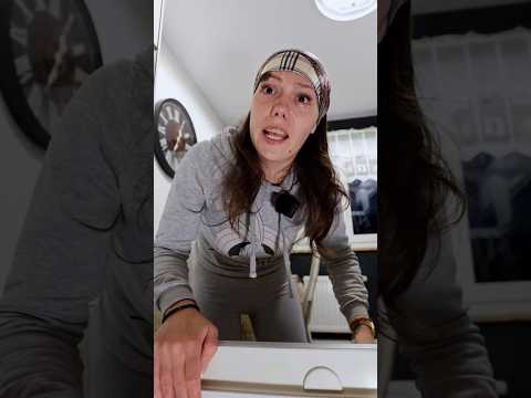 Frigideru' (partea 1/2) #amuzant #comedy #funny thumbnail